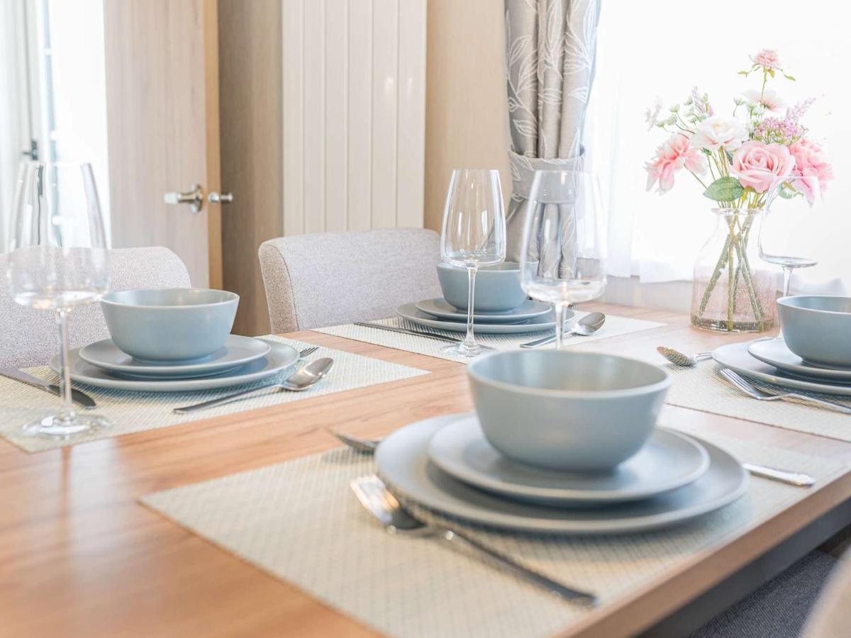 Pass The Keys New Sherwood Lodge Sleeps 6 At Leisure Village Carnforth Exteriör bild