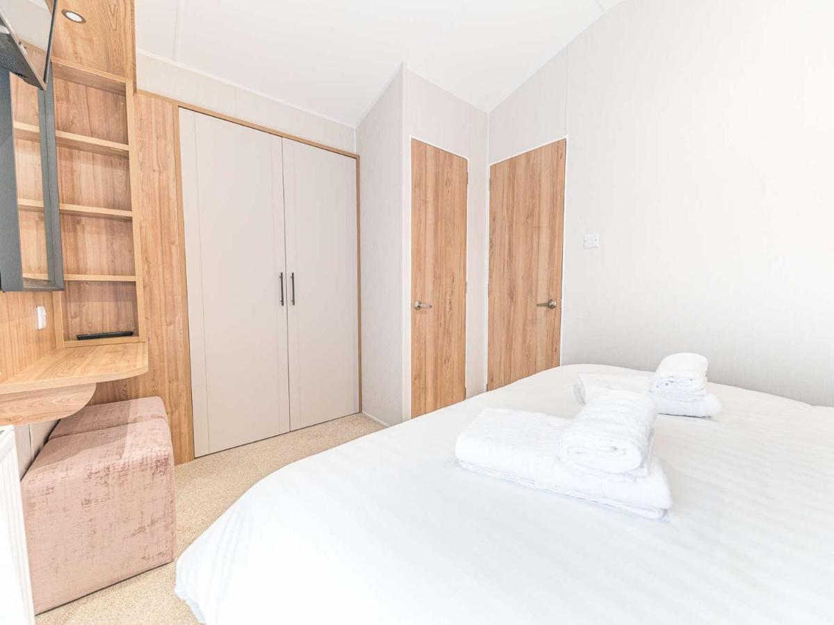 Pass The Keys New Sherwood Lodge Sleeps 6 At Leisure Village Carnforth Exteriör bild